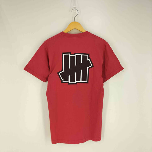 アンディフィーテッド UNDEFEATED USA製 両面プリントロゴ クルーネック 半袖Tシャツ メンズ S