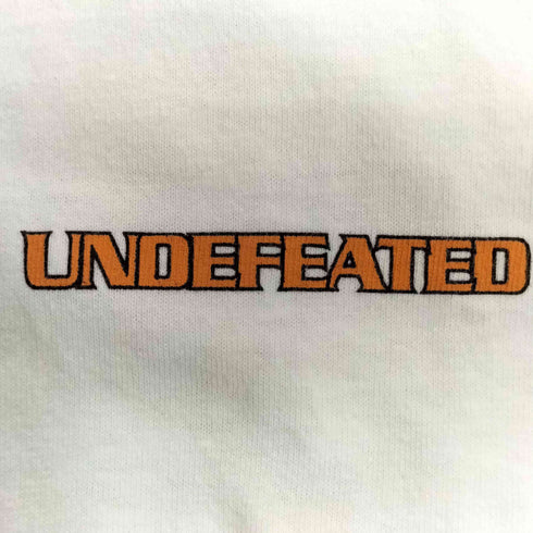 アンディフィーテッド UNDEFEATED USA製 両面プリントロゴ クルーネック 半袖Tシャツ メンズ S