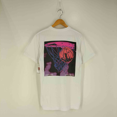 アンディフィーテッド UNDEFEATED USA製 バックプリント クルーネック 半袖Tシャツ メンズ S