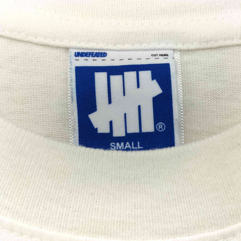 アンディフィーテッド UNDEFEATED USA製 フロントロゴプリント 半袖Tシャツ メンズ S