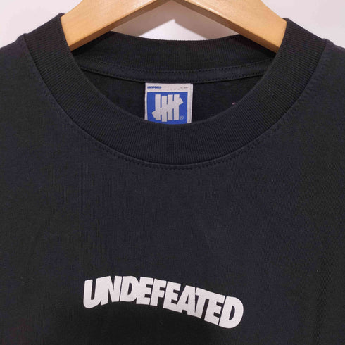 アンディフィーテッド UNDEFEATED USA製 フロントロゴ クルーネック ロングスリーブカットソー メンズ M
