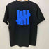 アンディフィーテッド UNDEFEATED 両面プリントロゴ クルーネック 半袖Tシャツ メンズ S