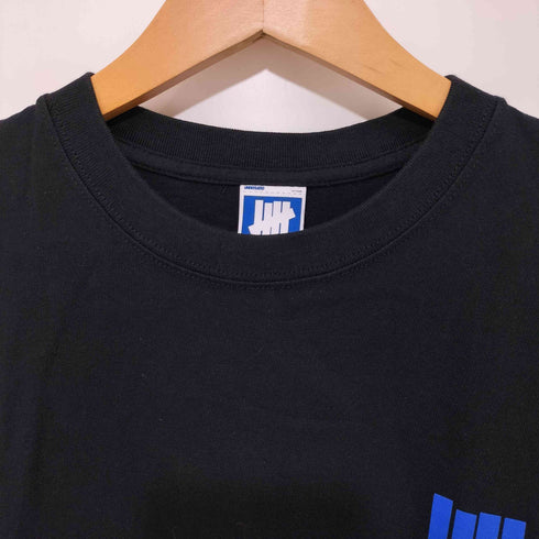 アンディフィーテッド UNDEFEATED 両面プリントロゴ クルーネック 半袖Tシャツ メンズ S