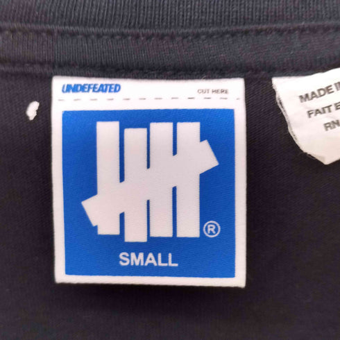 アンディフィーテッド UNDEFEATED 両面ラバープリントロゴ クルーネック 半袖Tシャツ メンズ S