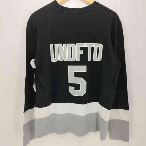 アンディフィーテッド UNDEFEATED 刺繍ロゴ クルーネック ナンバリング ロングスリーブカットソー メンズ M