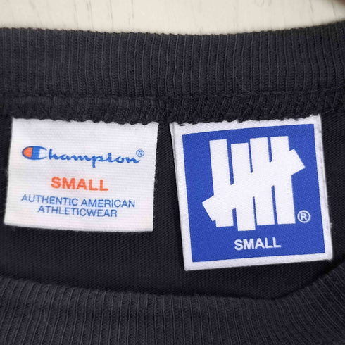 アンディフィーテッドチャンピオン UNDEFEATED CHAMPION LOGO ARCHIVES L/S TEE メンズ S