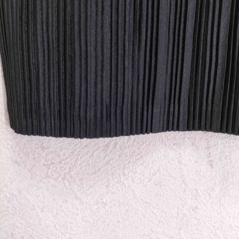プリーツプリーズイッセイミヤケ PLEATS PLEASE ISSEY MIYAKE プリーツ加工タートルネックトップス レディース JPN:3