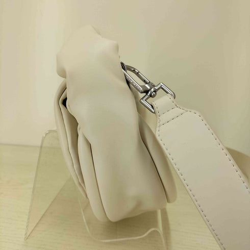 チャールズキース CHARLES & KEITH Yama ヤマ パッドハンドルバッグ レディース