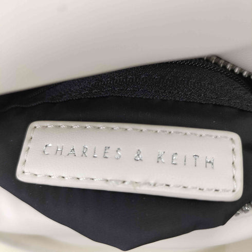 チャールズキース CHARLES & KEITH Yama ヤマ パッドハンドルバッグ レディース