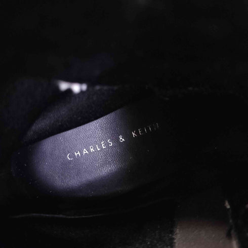チャールズキース CHARLES & KEITH パールバックル レースアップアンクルブーツ レディース JPN:37
