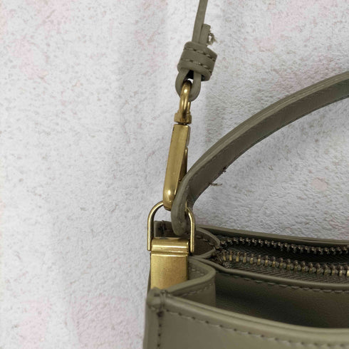 ザラ ZARA フェイクレザーショルダーバッグ レディース