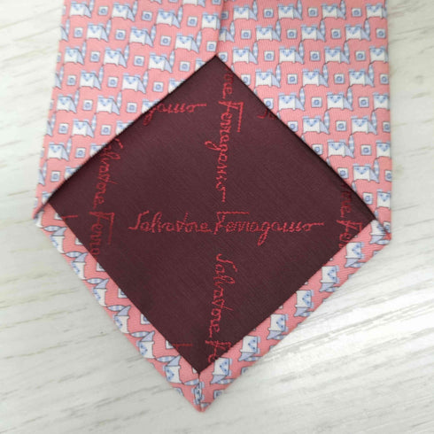 サルヴァトーレフェラガモ Salvatore Ferragamo イタリア製 総柄シルクネクタイ 犬 メンズ