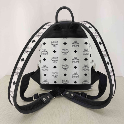 エムシーエム MCM Stark サイドスタッズ バックパック レディース