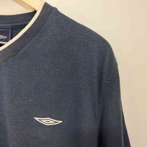 アンブロ UMBRO 00S ワンポイントロゴ刺繍 Vネック S/S Tシャツ メンズ import:M