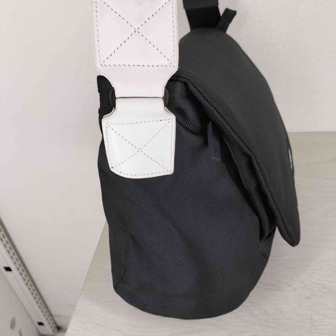 ミレスト milesto Hutte メッセンジャーバッグ L メンズ