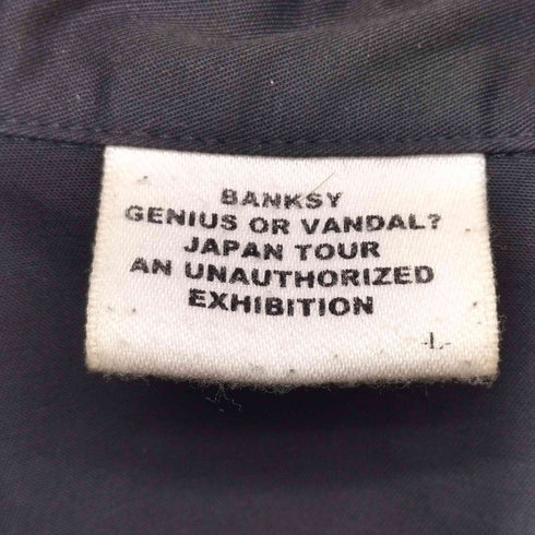 バンクシー BANKSY バックプリントシャツ メンズ JPN:L