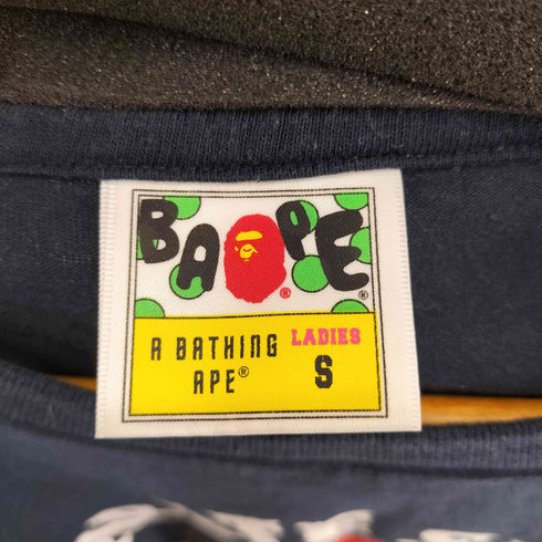 アベイシングエイプ A BATHING APE パイレーツプリントクルーネックTシャツ レディース JPN:S