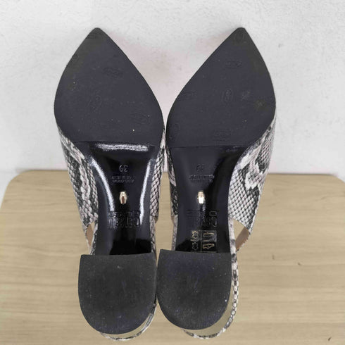 CAVALLI CLASS MADE IN ITALY パイソン柄 VIBRAMソール ヒールパンプス レディース JPN:39