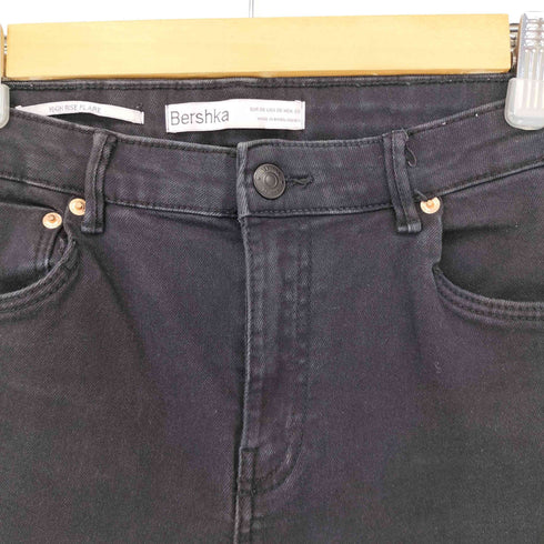 ベルシュカ BERSHKA High Waisted Flared Jeans in Black レディース EUR:38