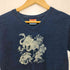 フォーティーファイブアールピーエム 45RPM STUDIO BLUE CAFE S/S インディゴ ロゴプリント Vネック Tシャツ レディース