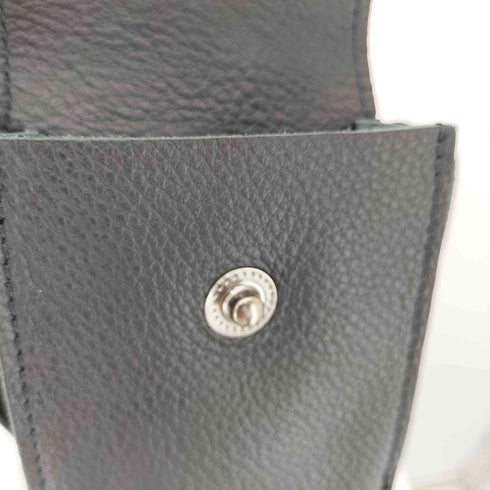 エムエイチエル MHL. GRAIN LEATHER レザーミニショルダーバッグ メンズ
