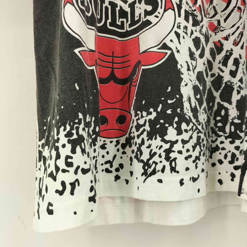 エヌビーエー NBA Over print T-shirts メンズ