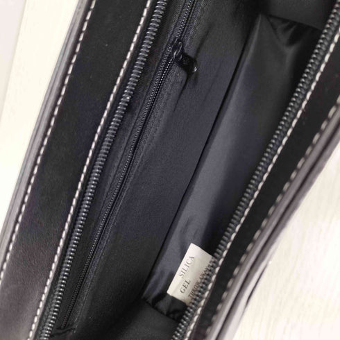 ピエールカルダン pierre cardin レザー スクエア ポーチ レディース