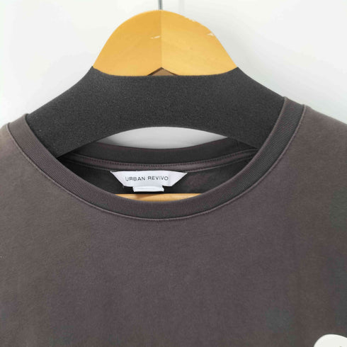 アーバン レヴィヴォ URBAN REVIVO プリント クルーネック S/S Tシャツ メンズ JPN:L