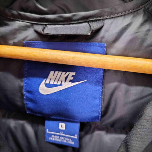 ナイキ NIKE LOGO PRINT HOODED DOWN VEST ロゴプリントフーデッドダウンべスト メンズ JPN:L