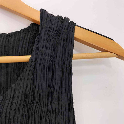 イッセイミヤケ ISSEY MIYAKE プリーツ シワ加工 ノースリーブトップス レディース JPN:L