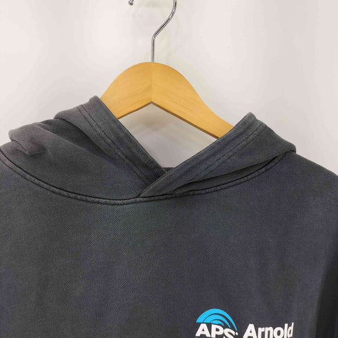 ARNOLD PARK STUDIOS AUTO PARTSロゴパーカー メンズ JPN:M