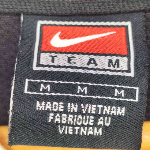 ナイキ NIKE チームタグ フロント刺繍Vネックナイロンピステ メンズ JPN:M