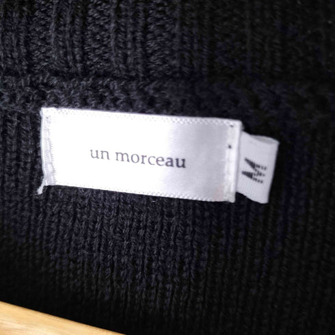 UN MORCEAU ステッチデザインクルーネックニット メンズ JPN:M