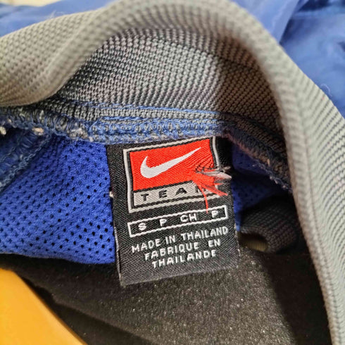 ナイキ NIKE TEAM 90s 袖チームワッペン センタースウォッシュプリント ピステ メンズ import:S