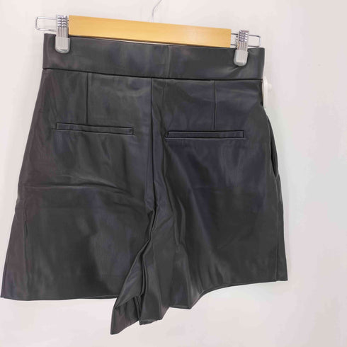 ザラ ZARA フェイクレザーショーツ レディース import:S