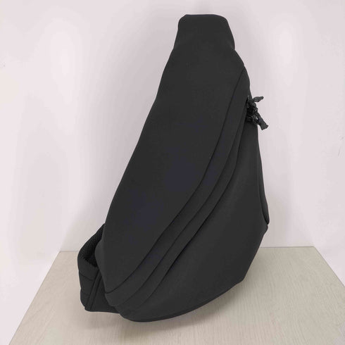 カイコー KAIKO SLING BAG 1 BLACK メンズ