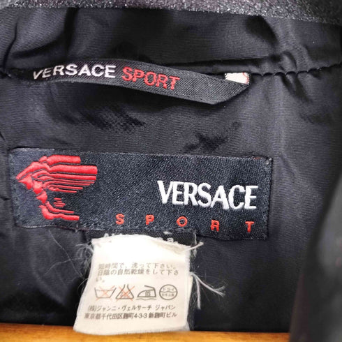 ヴェルサーチスポーツ VERSACE SPORT ナイロン フーデッドベスト ドロスト付き メンズ
