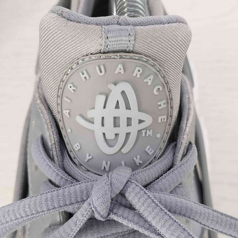 ナイキ NIKE AIR HUARACHE RUN SE エア ハラチ ラン SE メタリックシルバー スニーカー レディース JPN:24