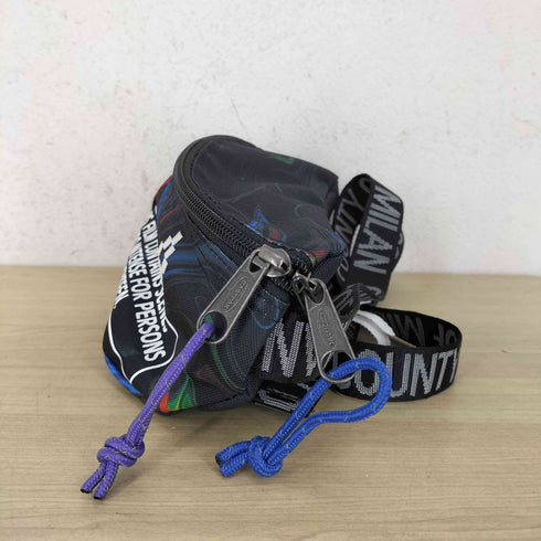 イーストパック EASTPAK 総柄ミニショルダーバッグ メンズ