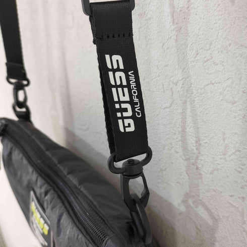 ゲス GUESS Logo Sacoche Shoulder Bag メンズ FREE