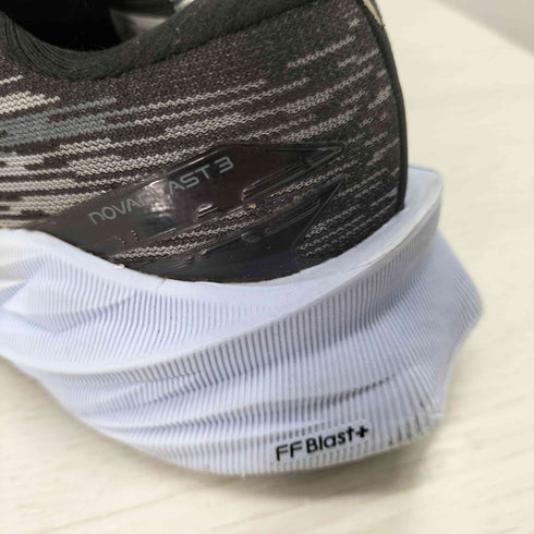 アシックス ASICS NOVABLAST 3 TR ローカットスニーカー レディース JPN:23.5