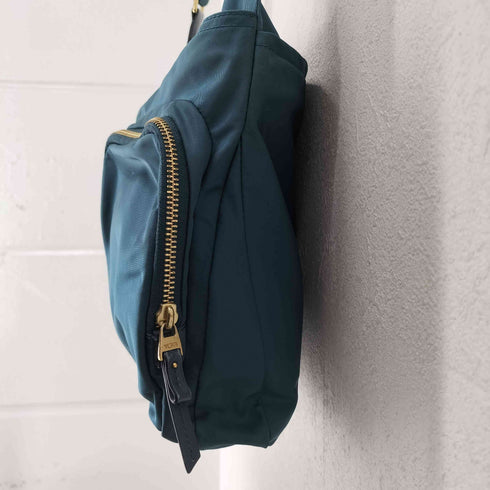 トゥミ TUMI ナイロンクロスショルダーバッグ レディース