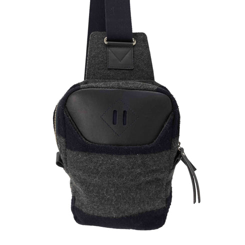 ヴィヴィアンウエストウッド Vivienne Westwood ボーダーワンショルダーバッグ メンズ