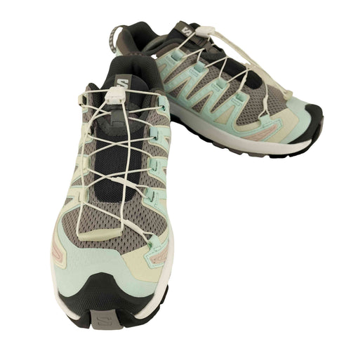 サロモン SALOMON XA PRO 3D V9 W - Gull/White/Bleached Aqua レディース JPN:24.5