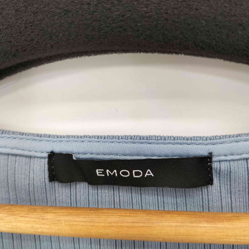 エモダ EMODA フロントボタンラグラントップ レディース FREE