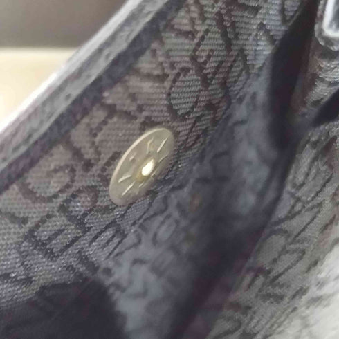 ジャンニヴェルサーチ GIANNI VERSACE エンボスロゴシボ革レザーウォレット 2つ折り財布 レディース