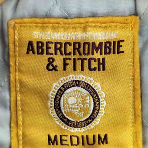 アバクロンビーアンドフィッチ Abercrombie & Fitch ロゴ刺繍 裏キルティング ラグランスリーブ ハイネック トラックジャケット メンズ import:M
