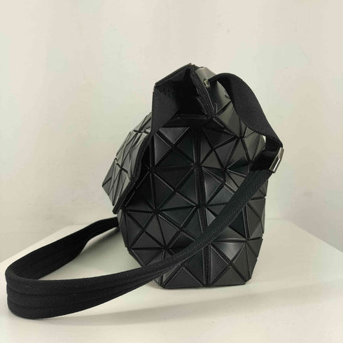 バオバオイッセイミヤケ BAO BAO ISSEY MIYAKE ショルダーバッグ レディース