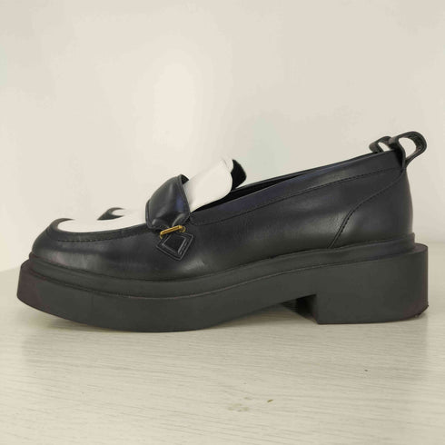 チャールズキース CHARLES & KEITH Two-Tone Platform Penny Loafers 2トーン プラットフォーム ペニーローファー レディース 38