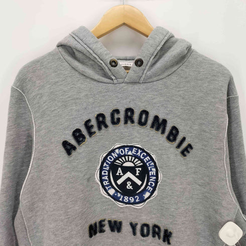 アバクロンビーアンドフィッチ Abercrombie & Fitch ワッペンプルオーバーパーカー メンズ JPN:L